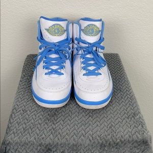 Air Jordan 2 retros “Melo”